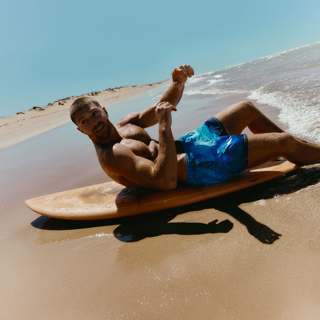 de_HP_EditorialHeroBanner_CW2625_SwimwearHero_m_ium