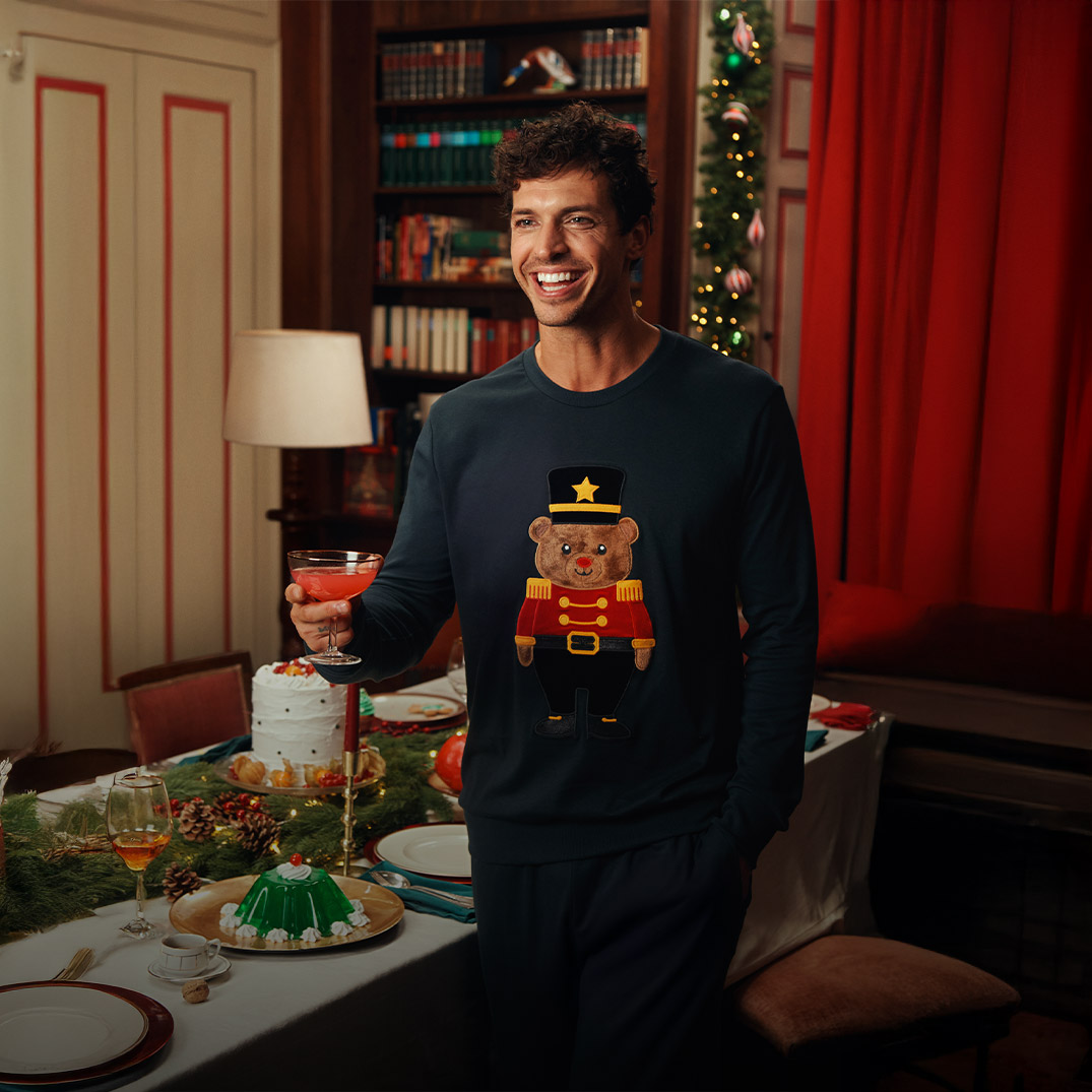 others_HP_EditorialHeroBanner_CW4925_XmasStrongLaunch_m_ium