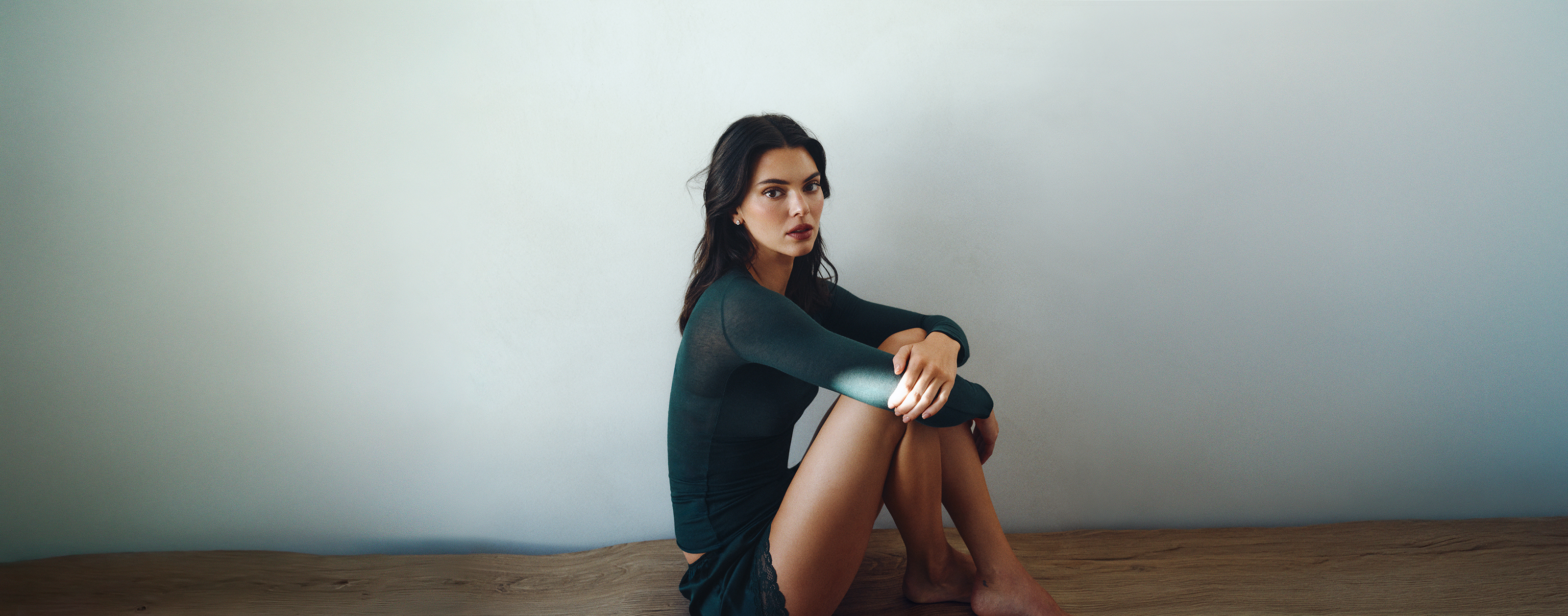 INT_WEB_HP_HeroBanner_20261013_Kendall_2DROP_ALL
